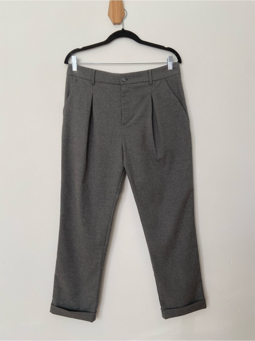 Eve Gravel Pleated Grey High Rise Trousers Relaxed Tapered size Medium